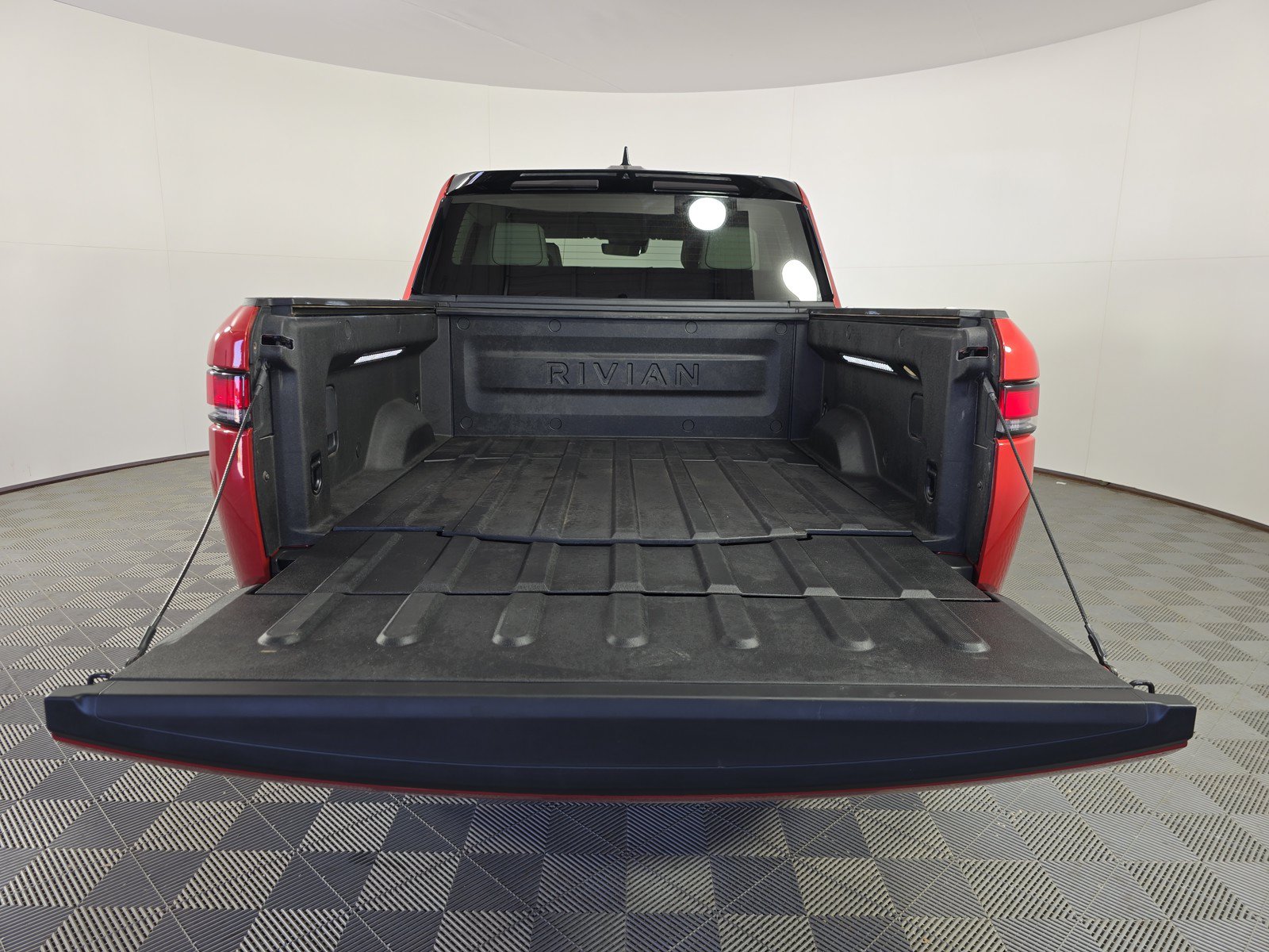 Used 2024 Rivian R1T Adventure AWD/4WD image 15