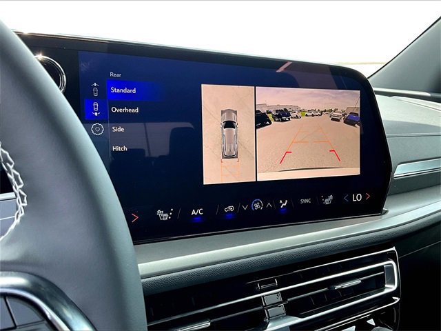 New 2025 Chevrolet Traverse LT w/ Driver Confidence Package image 15