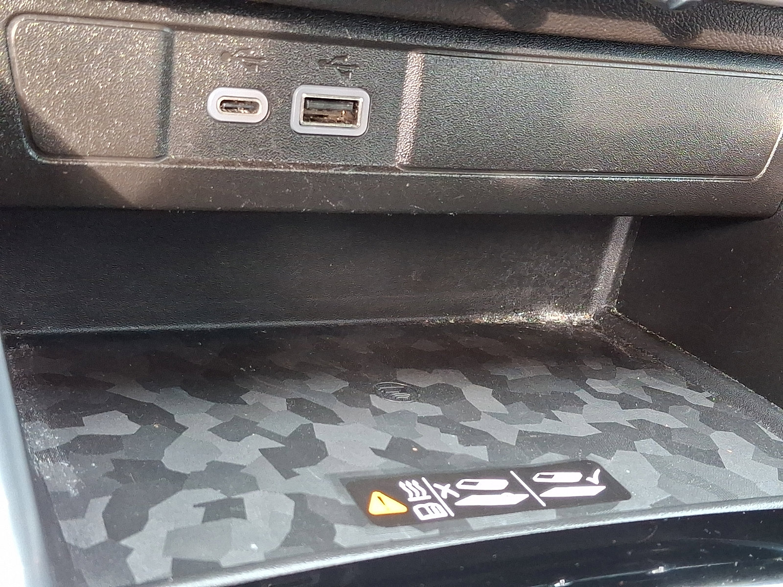 Used 2023 GMC Canyon Denali w/ Denali Black Edition image 27