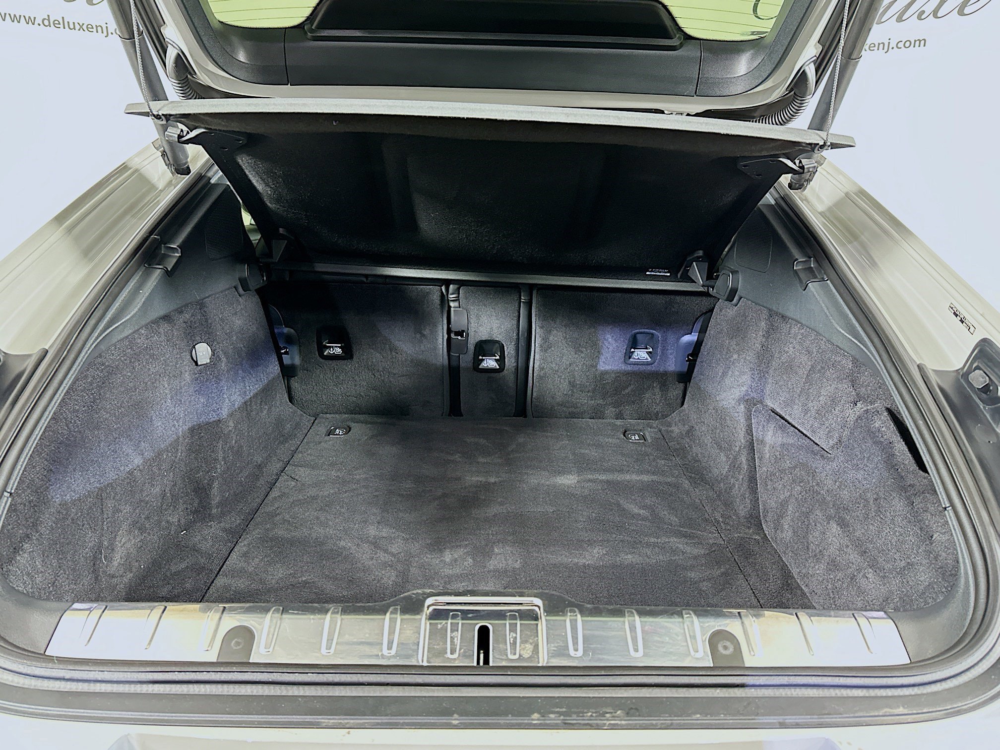 Used 2023 Porsche Panamera 4 Platinum Edition image 25