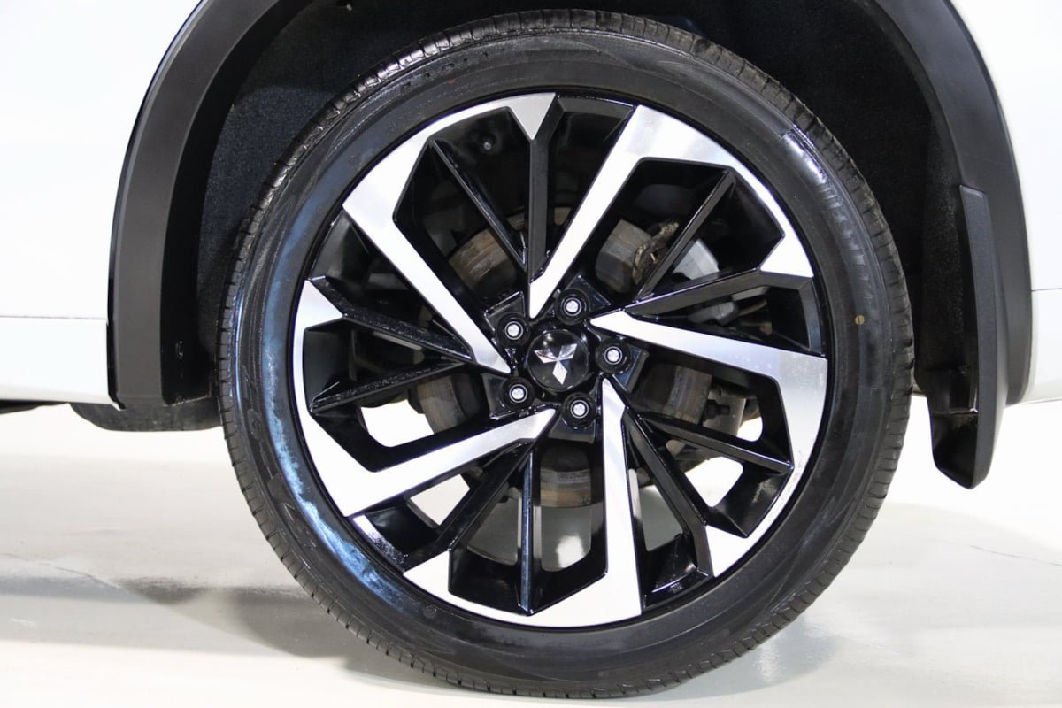 Used 2024 Mitsubishi Outlander 4WD Plug-In Hybrid image 77
