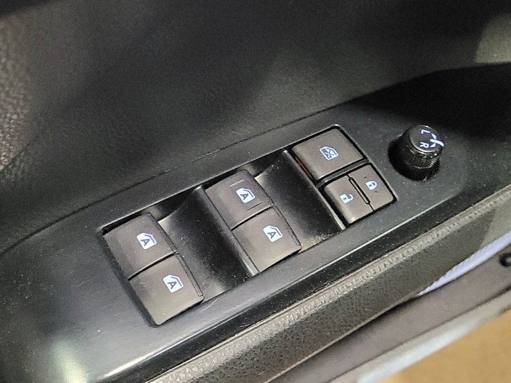 Used 2018 Toyota Camry LE image 27