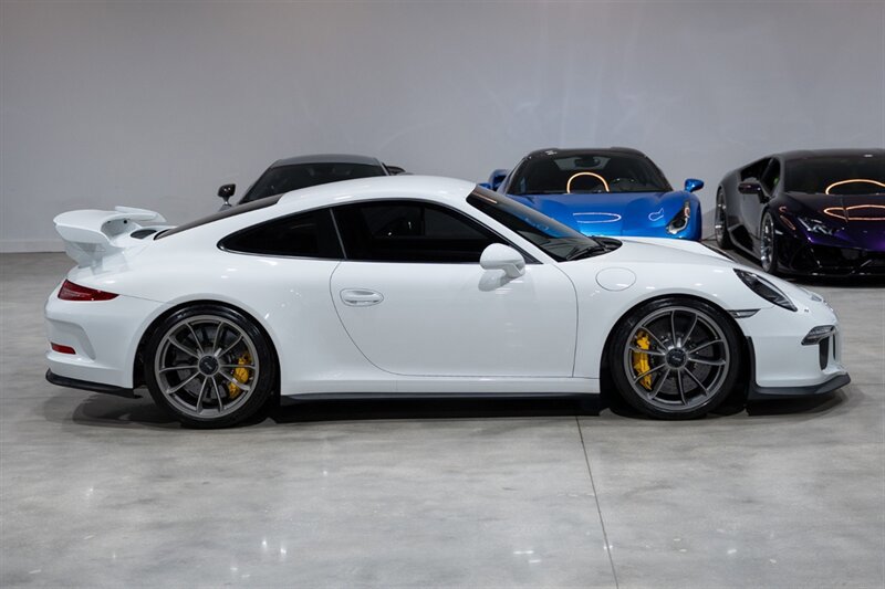 Used 2015 Porsche 911 GT3 RWD image 7