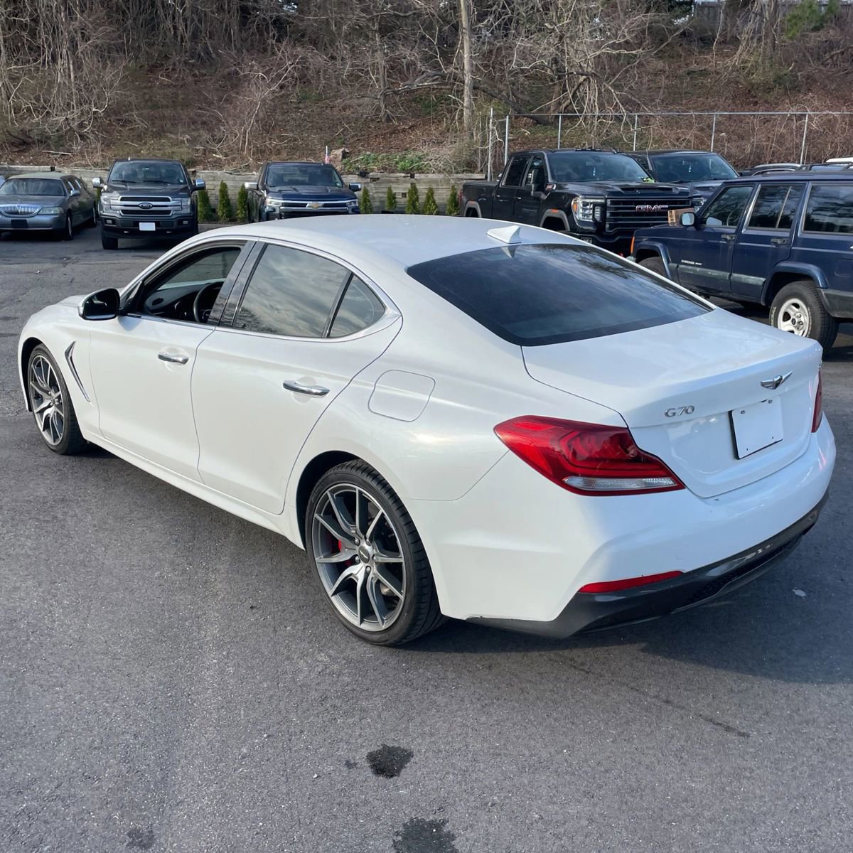 Used 2021 Genesis G70 2.0T Sport RWD image 2