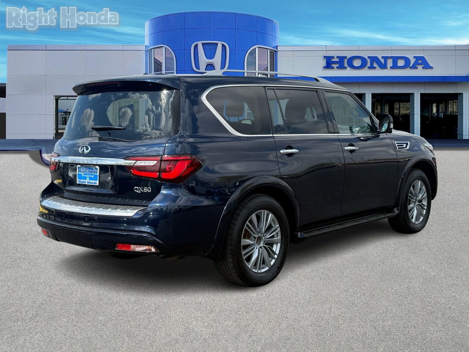 Used 2024 INFINITI QX80 Luxe image 8