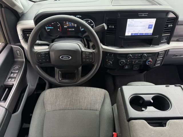 Used 2025 Ford F250 4x4 Crew Cab Super Duty image 13
