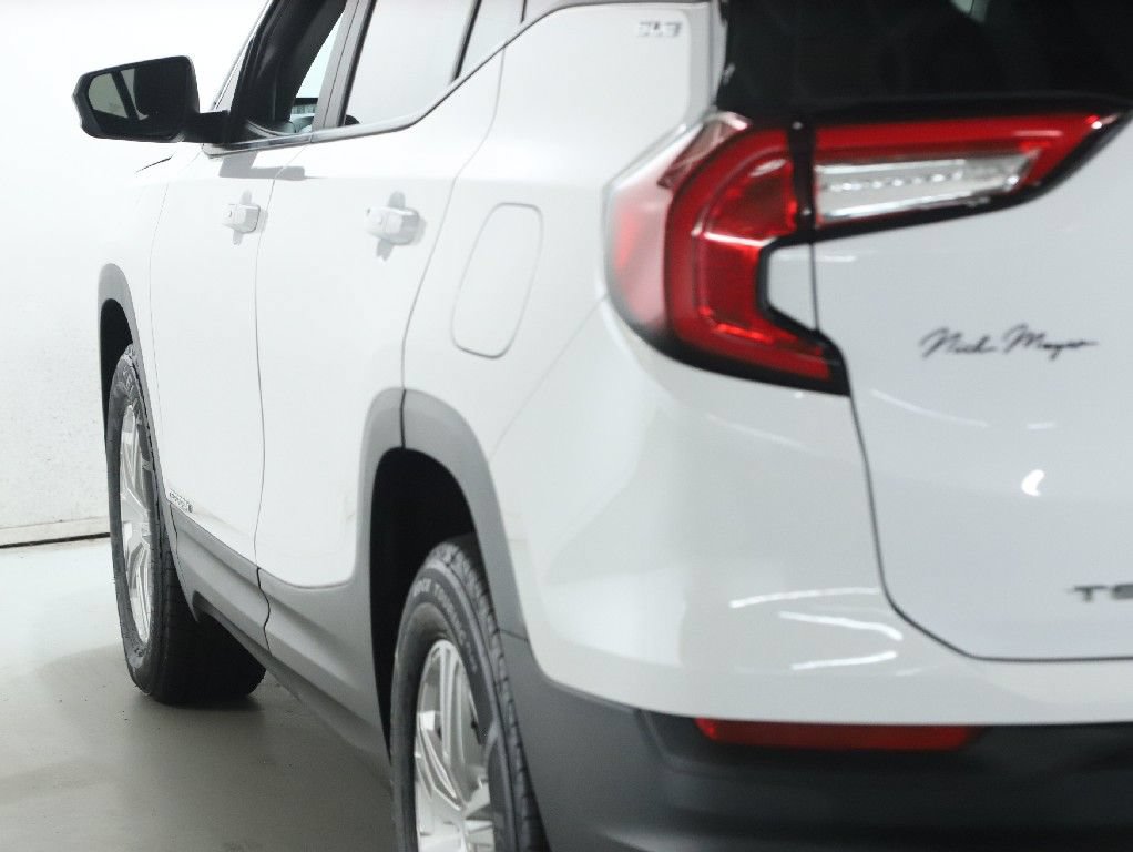 Used 2024 GMC Terrain SLE AWD/4WD image 41
