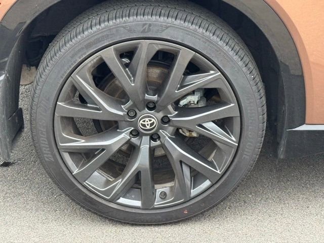 Used 2025 Toyota Crown Signia w/ Advanced Technology Package image 14