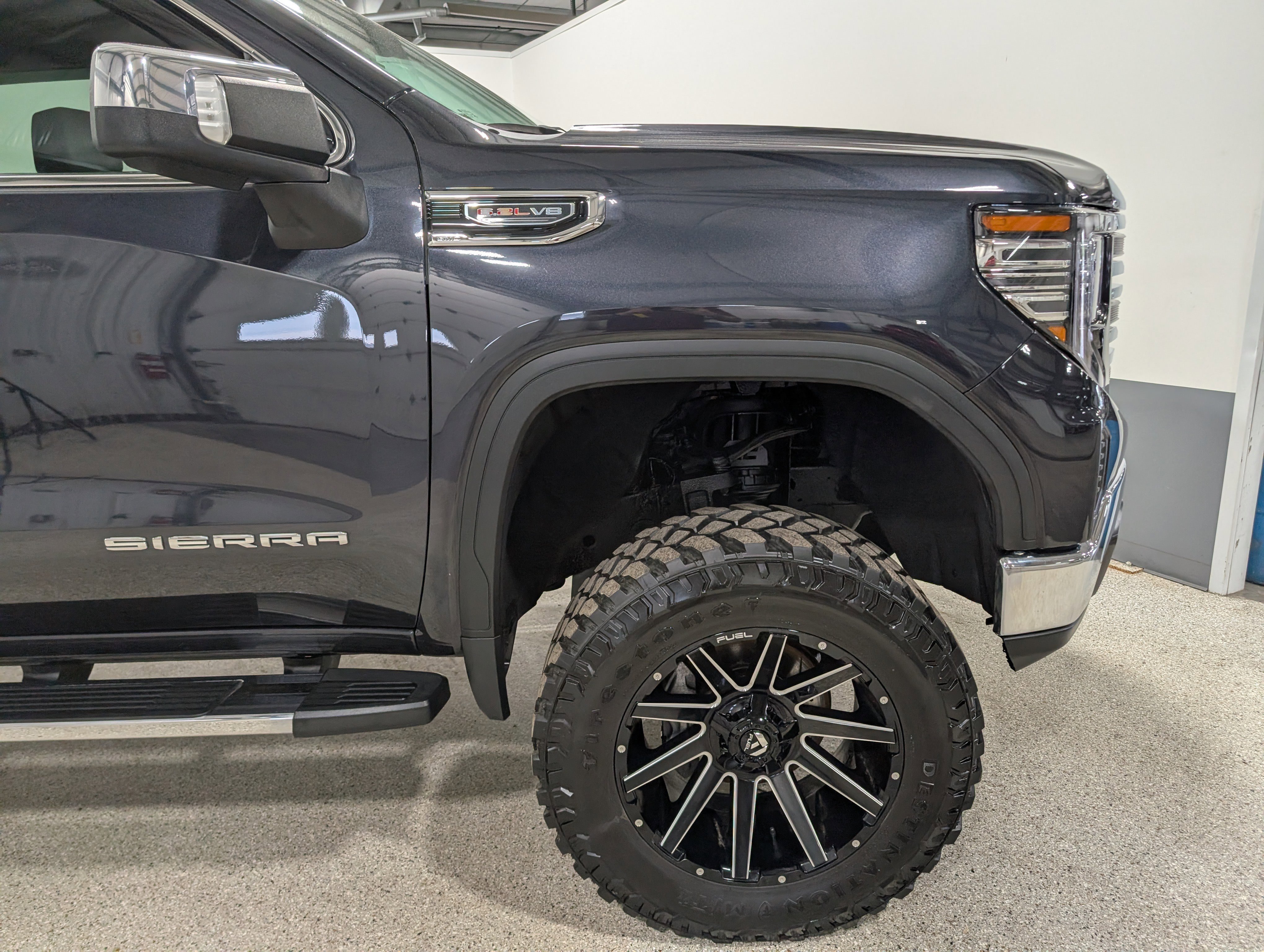 Used 2022 GMC Sierra 1500 SLT AWD/4WD image 12