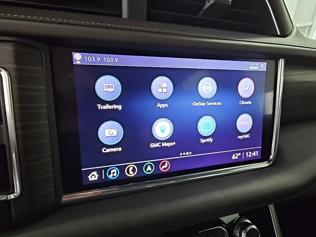 Used 2021 GMC Yukon Denali w/ Denali Premium Package image 18