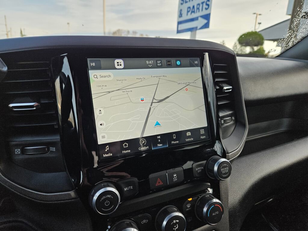 Used 2024 RAM 3500 Tradesman w/ Towing Technology Group image 26