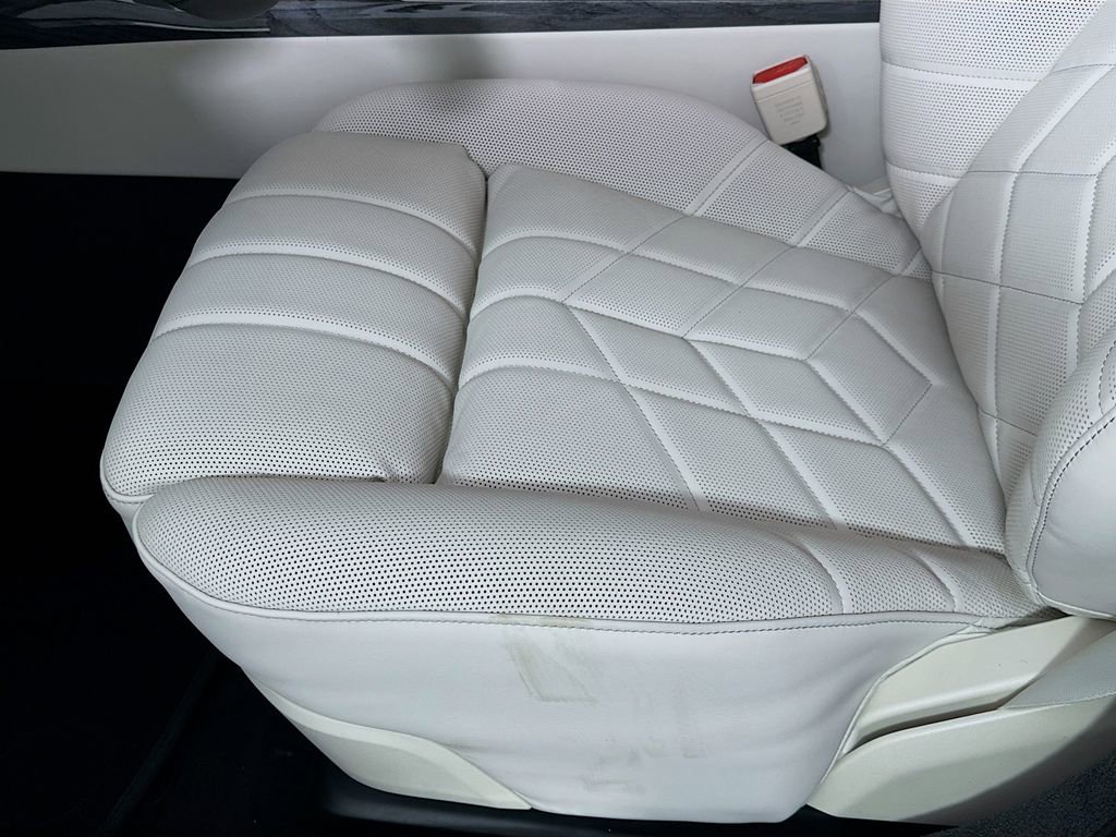 New 2026 BMW 750e xDrive image 21