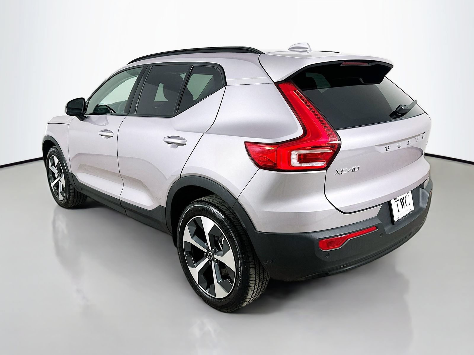 New 2026 Volvo XC40 B5 Core w/ Protection Package Premier AWD/4WD image 7