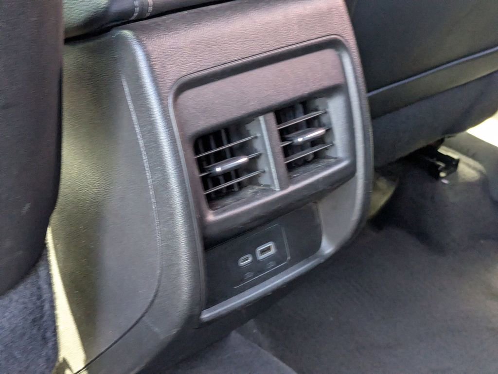 Used 2024 Cadillac XT4 Premium Luxury image 26