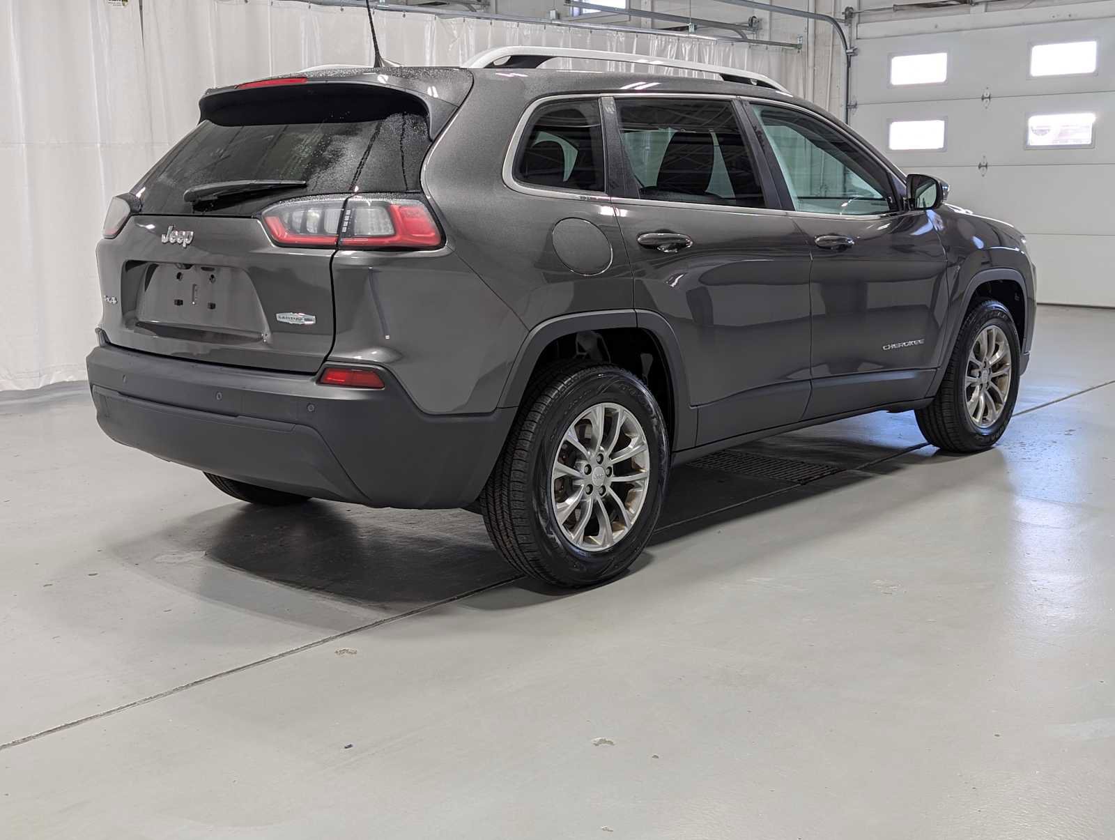 Used 2020 Jeep Cherokee Latitude Plus w/ Cold Weather Group image 4