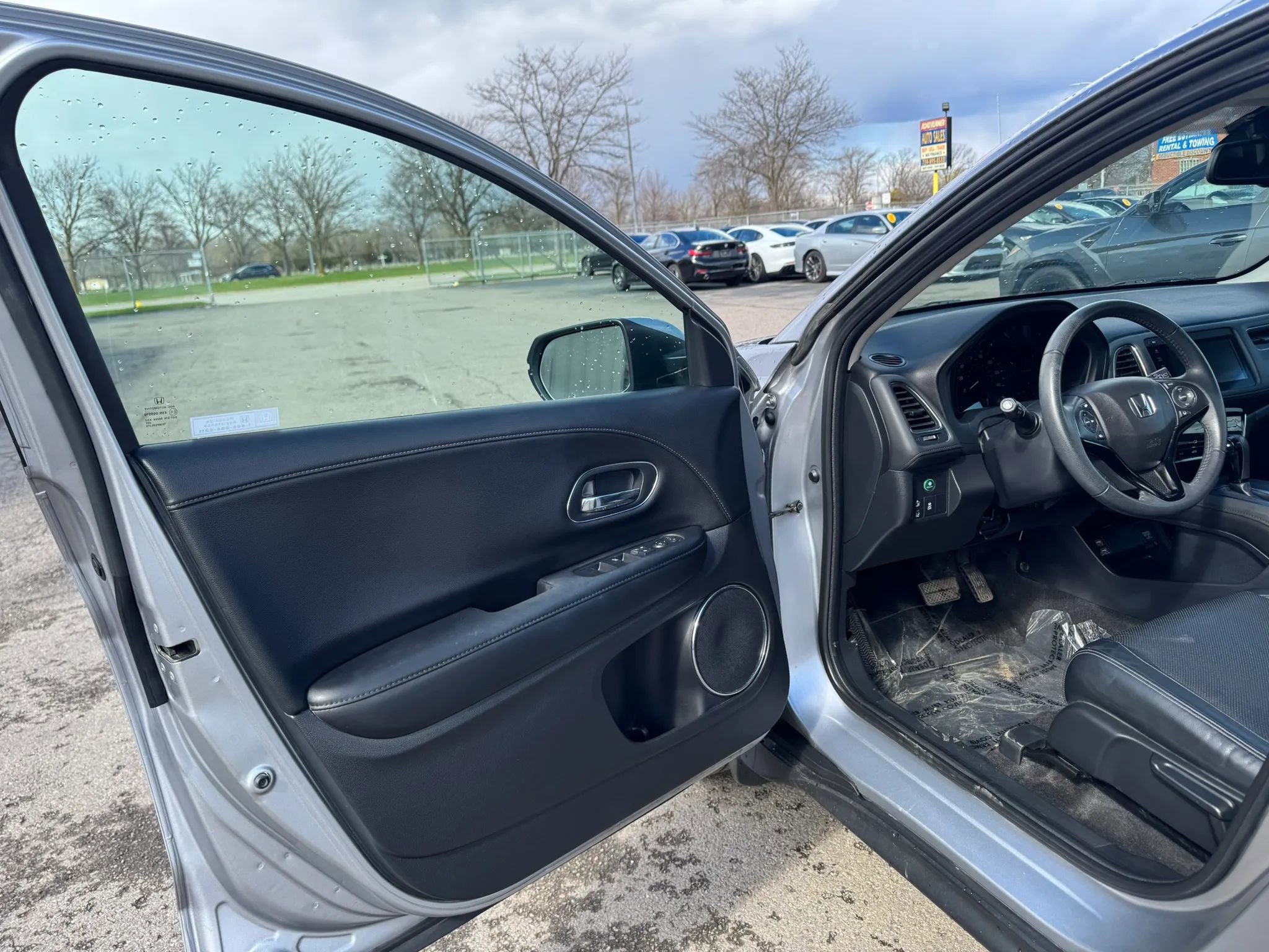 Used 2022 Honda HR-V EX-L image 9