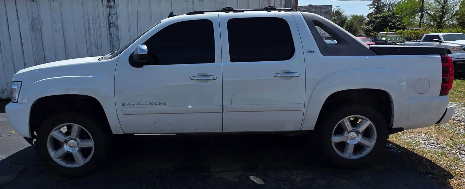 Used 2007 Chevrolet Avalanche LT w/ LT Preferred Equipment Group image 1