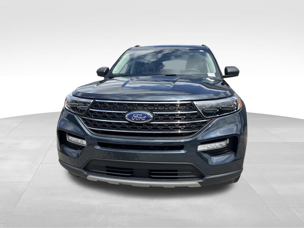Certified 2024 Ford Explorer XLT w/ Equipment Group 202A AWD/4WD image 10