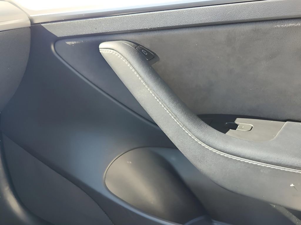 Used 2022 Tesla Model 3 Standard Range image 23