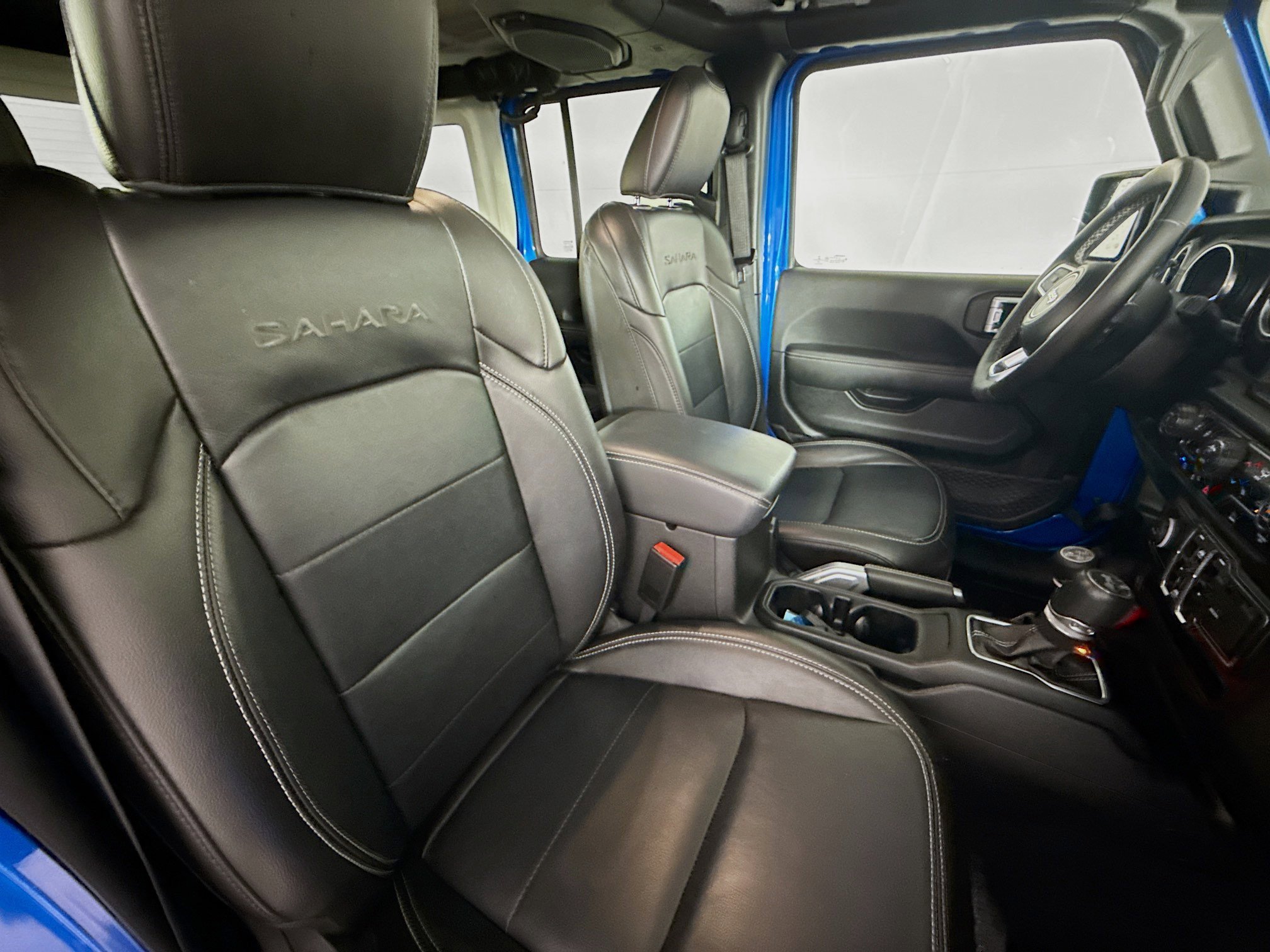 Used 2023 Jeep Wrangler Unlimited Sahara w/ Cold Weather Group image 34