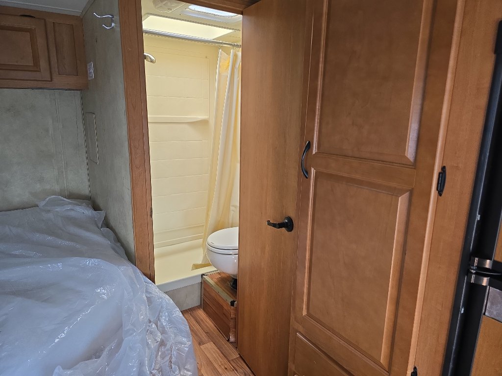 Used 2011 Ford E-350 and Econoline 350 Super Duty w/ Payload Pkg image 25