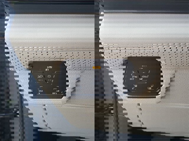 New 2026 Volkswagen Atlas SE image 30