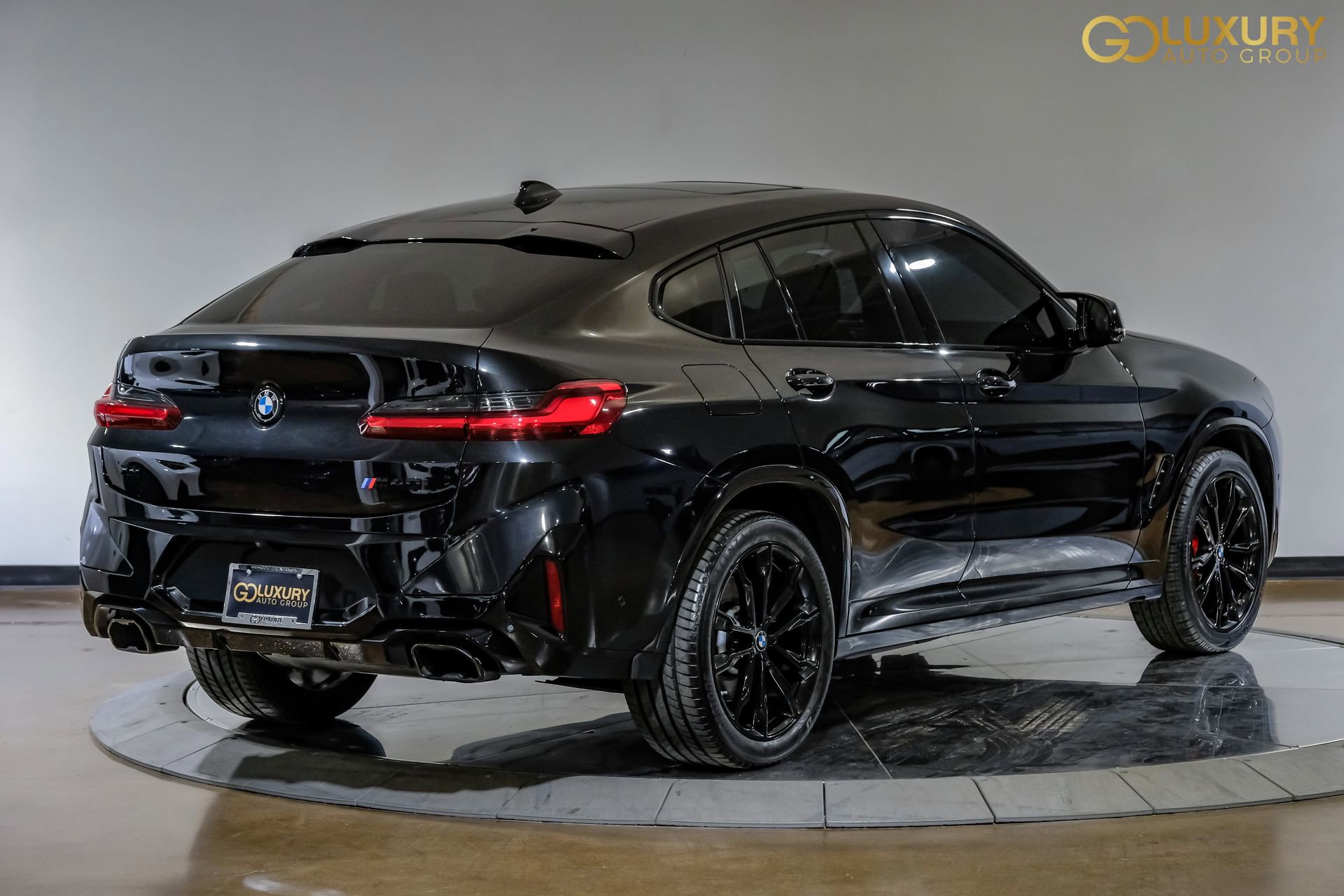 Used 2024 BMW X4 M40i w/ Premium Package image 10
