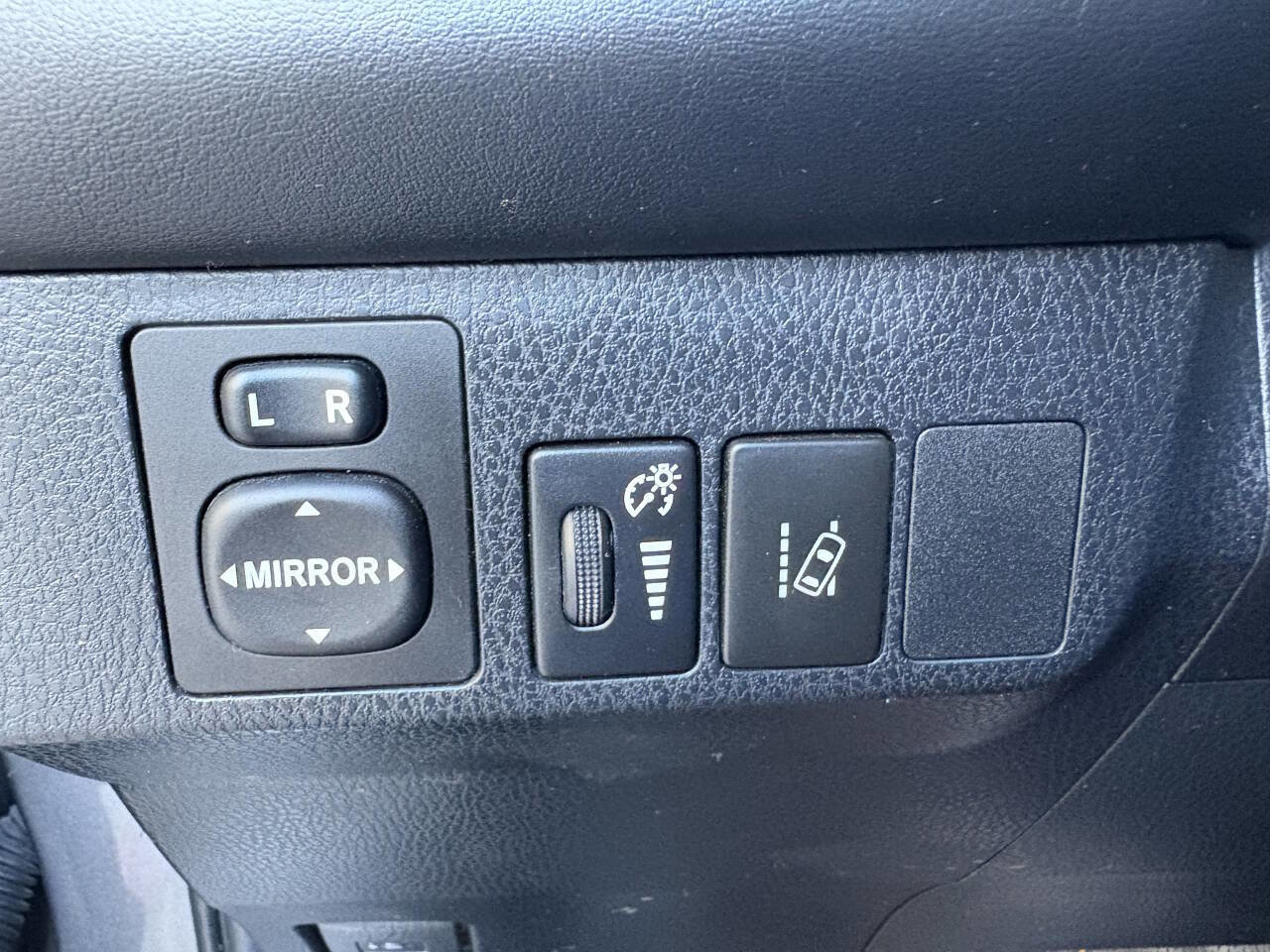 Used 2017 Toyota RAV4 XLE image 12