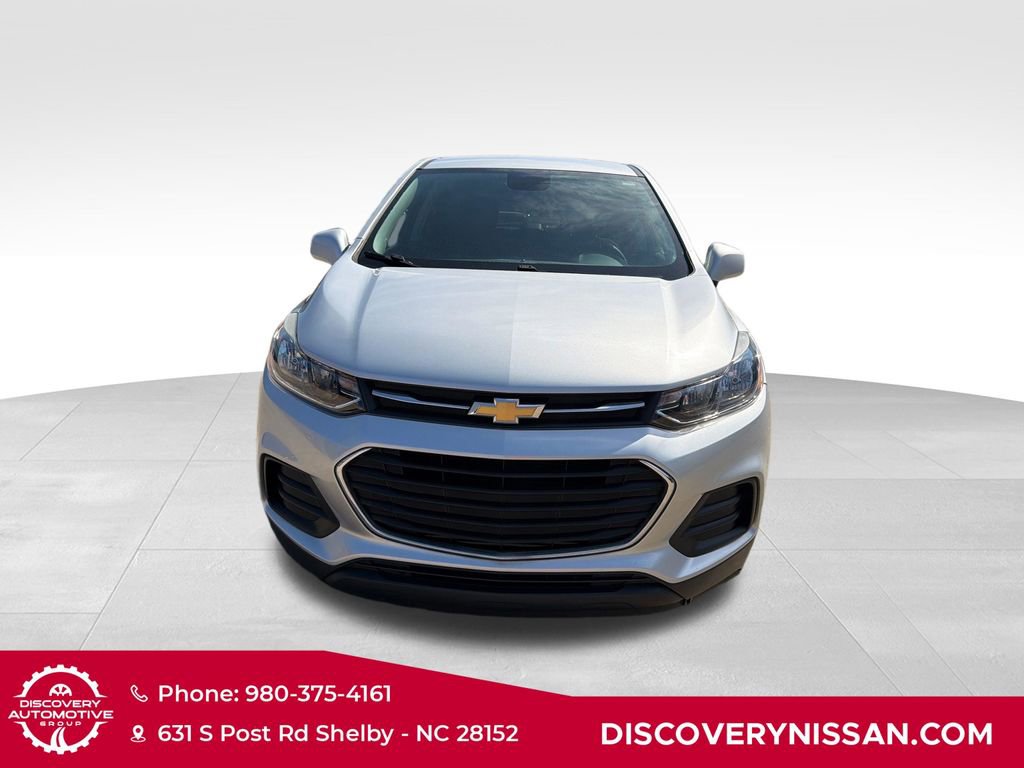 Used 2019 Chevrolet Trax LS w/ Tint and Cruise Package FWD image 4