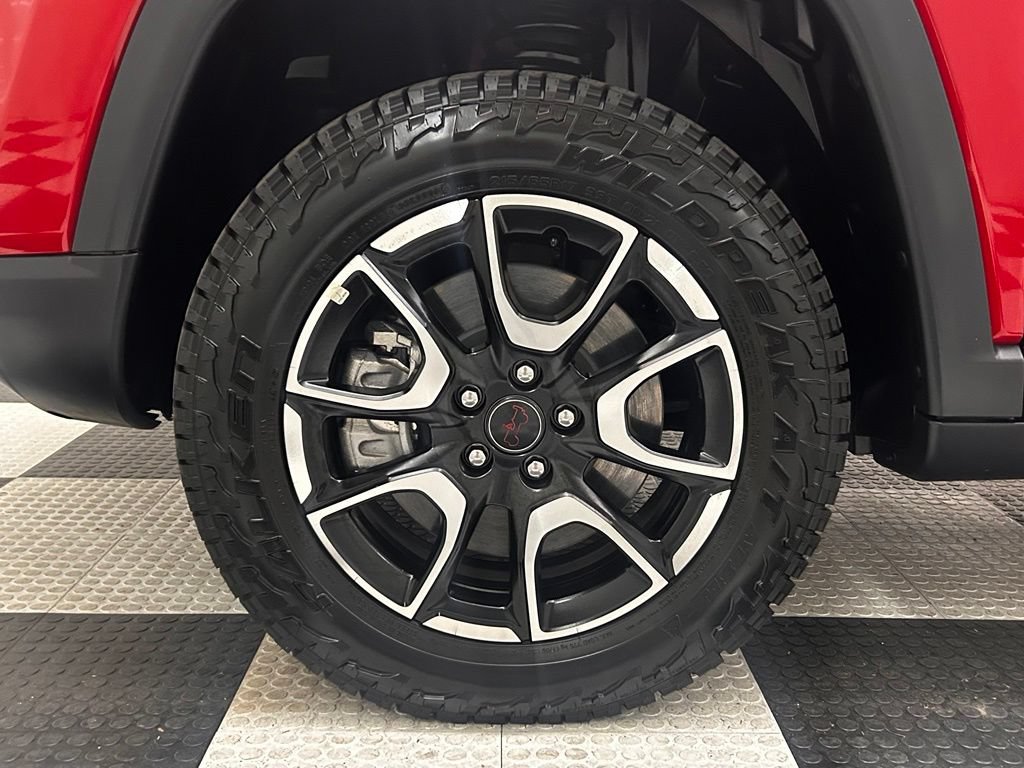 Certified 2025 Jeep Compass Trailhawk w/ Sun & Sound Group AWD/4WD image 8