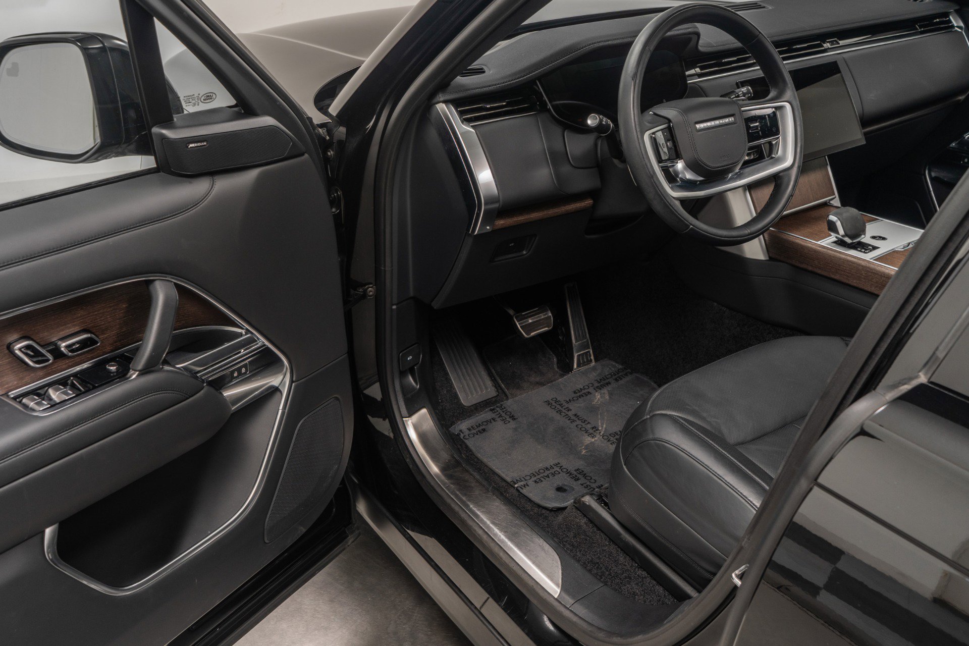 Used 2024 Land Rover Range Rover SE image 21