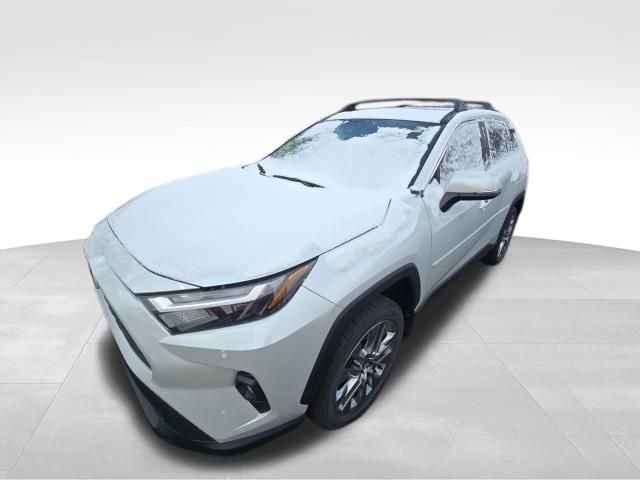 Used 2023 Toyota RAV4 XLE Premium image 2