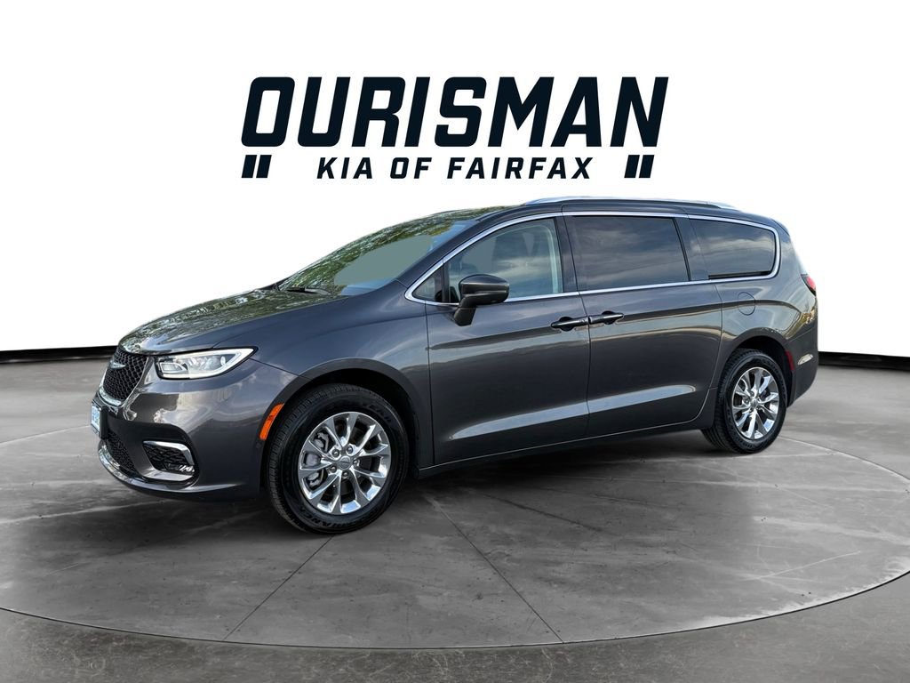 Used 2021 Chrysler Pacifica Touring-L w/ Premium & Safety Sphere Group image 2