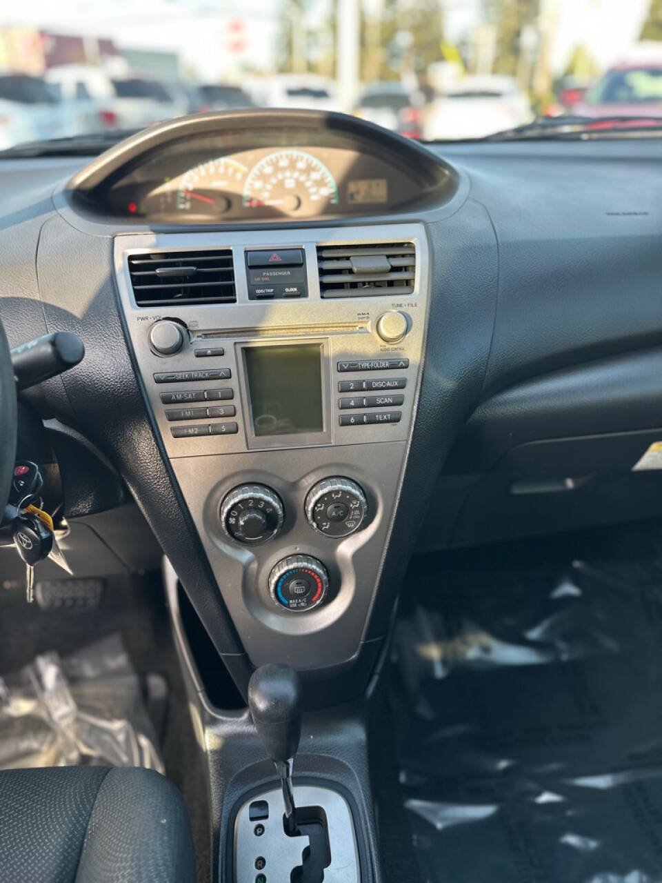 Used 2010 Toyota Yaris Sedan FWD image 13