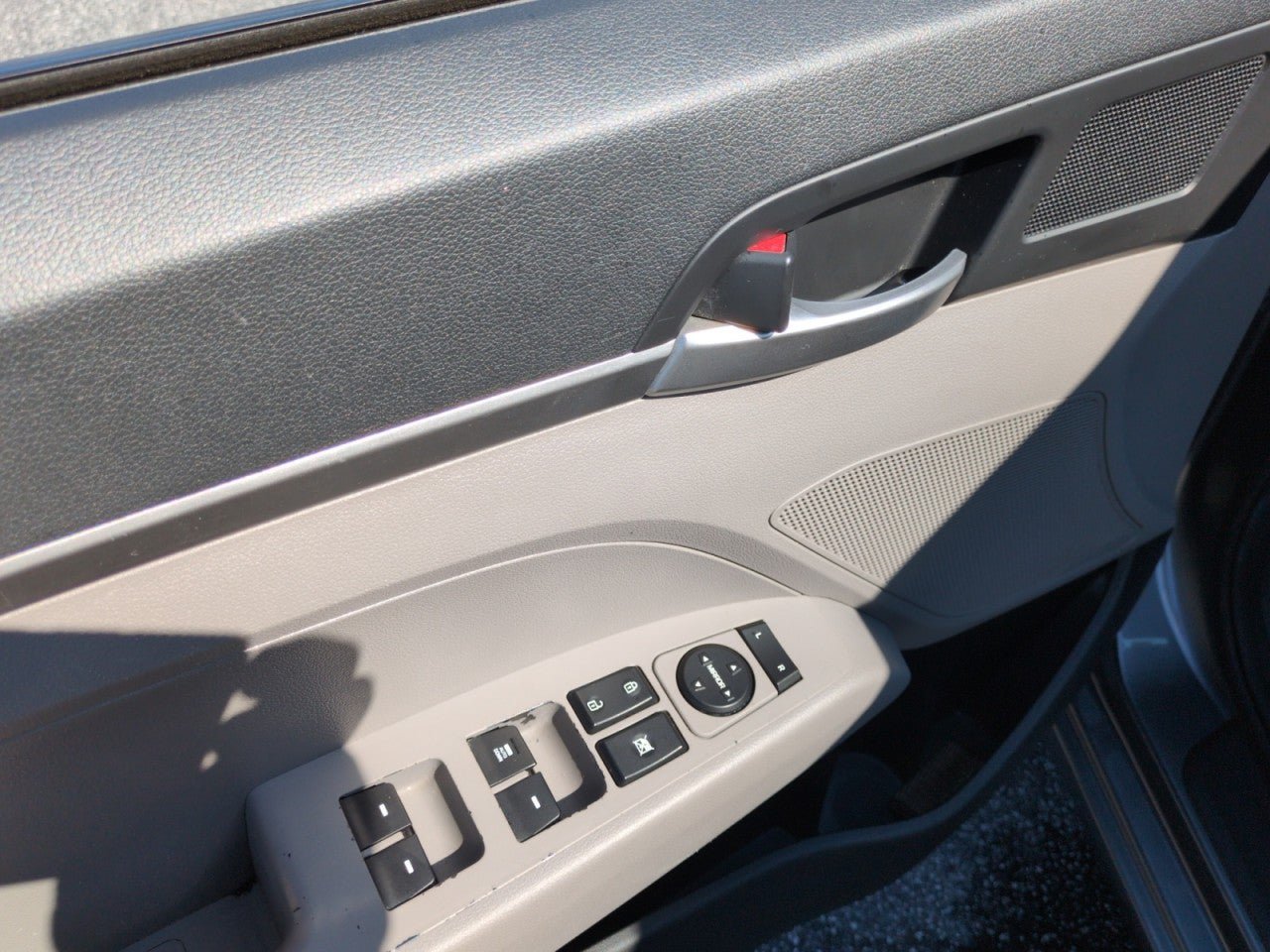 Used 2019 Hyundai Elantra SE FWD image 12