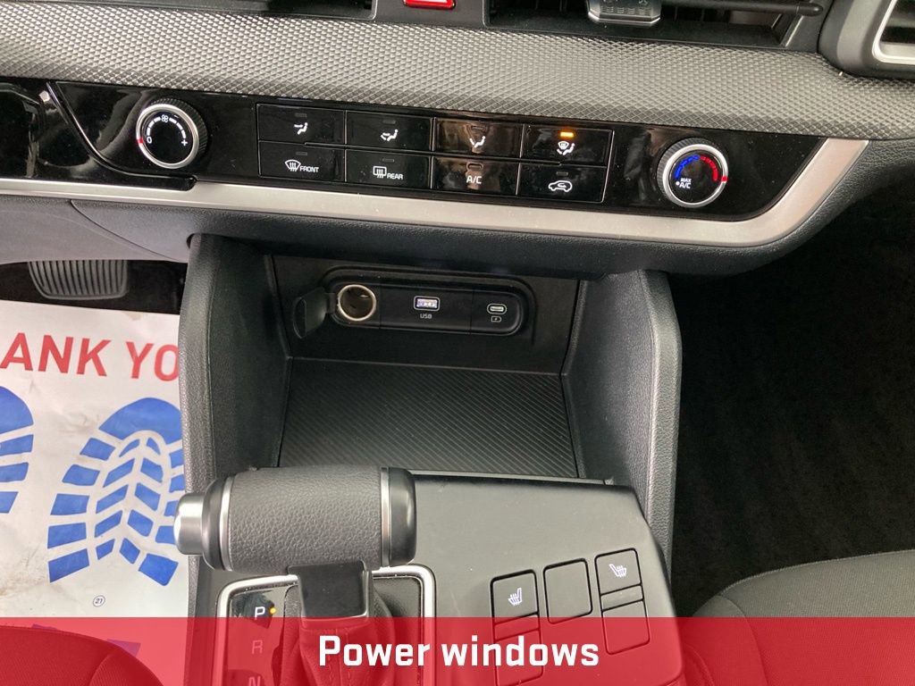 Used 2025 Kia Sportage LX image 9