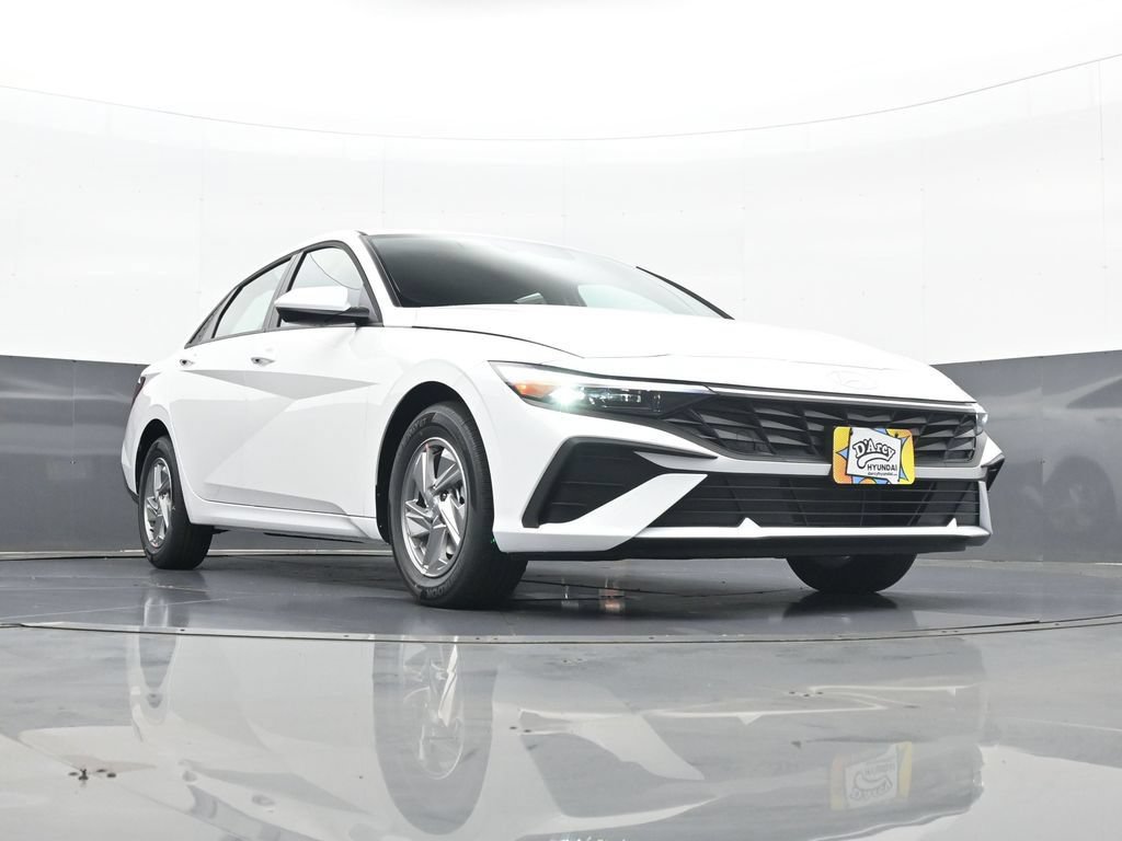 New 2026 Hyundai Elantra SE FWD image 23