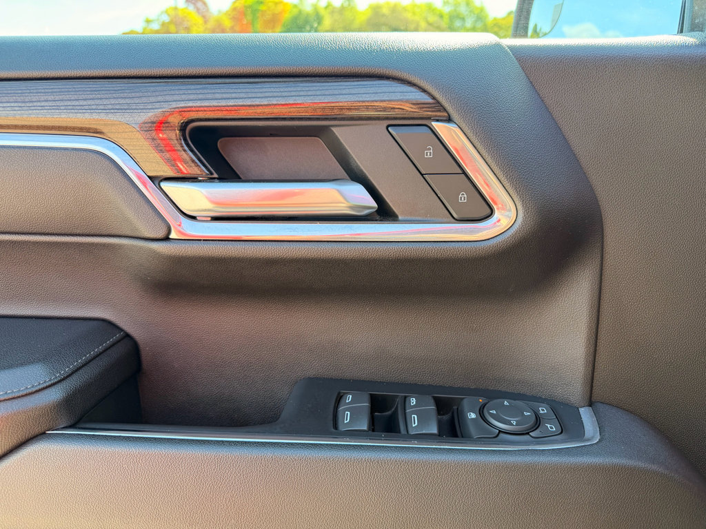 Used 2023 Chevrolet Silverado 1500 LT w/ Convenience Package II RWD image 8