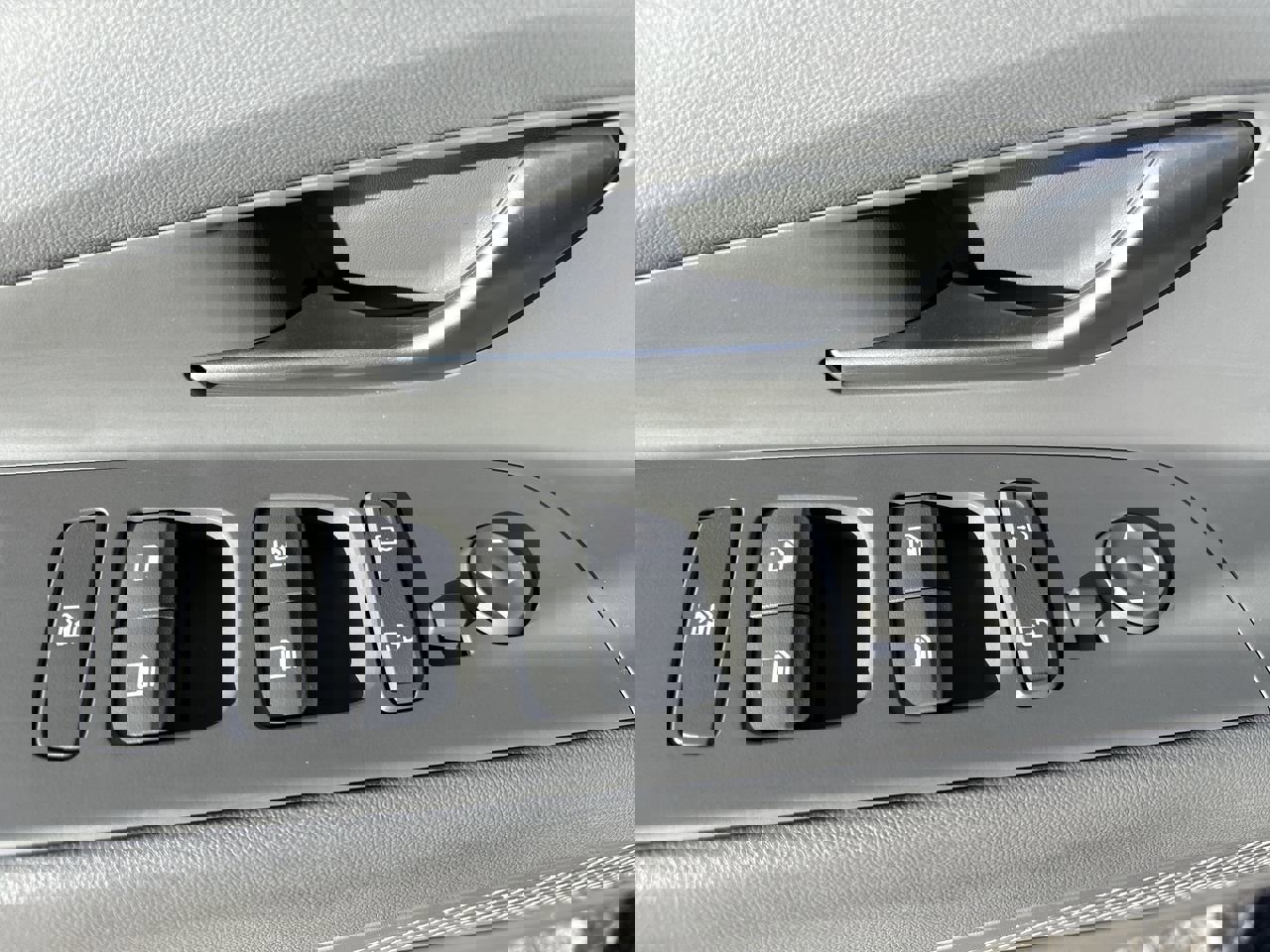 Certified 2025 Hyundai Elantra SEL w/ Cargo Package FWD image 12