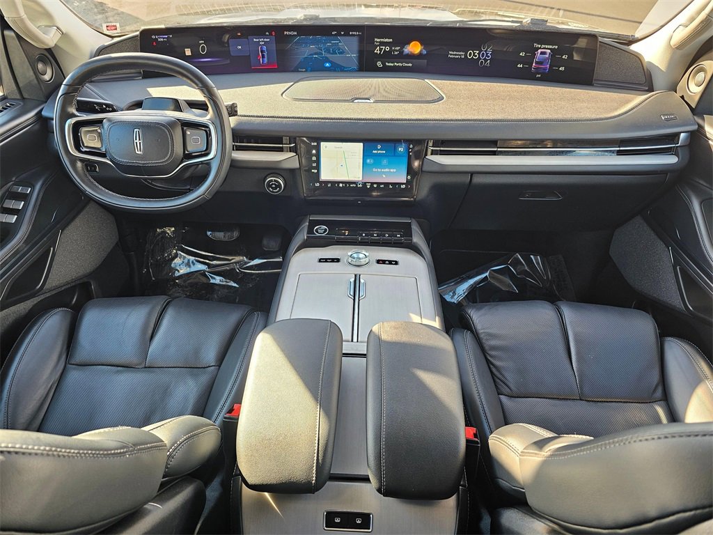 Used 2025 Lincoln Navigator L Reserve image 10