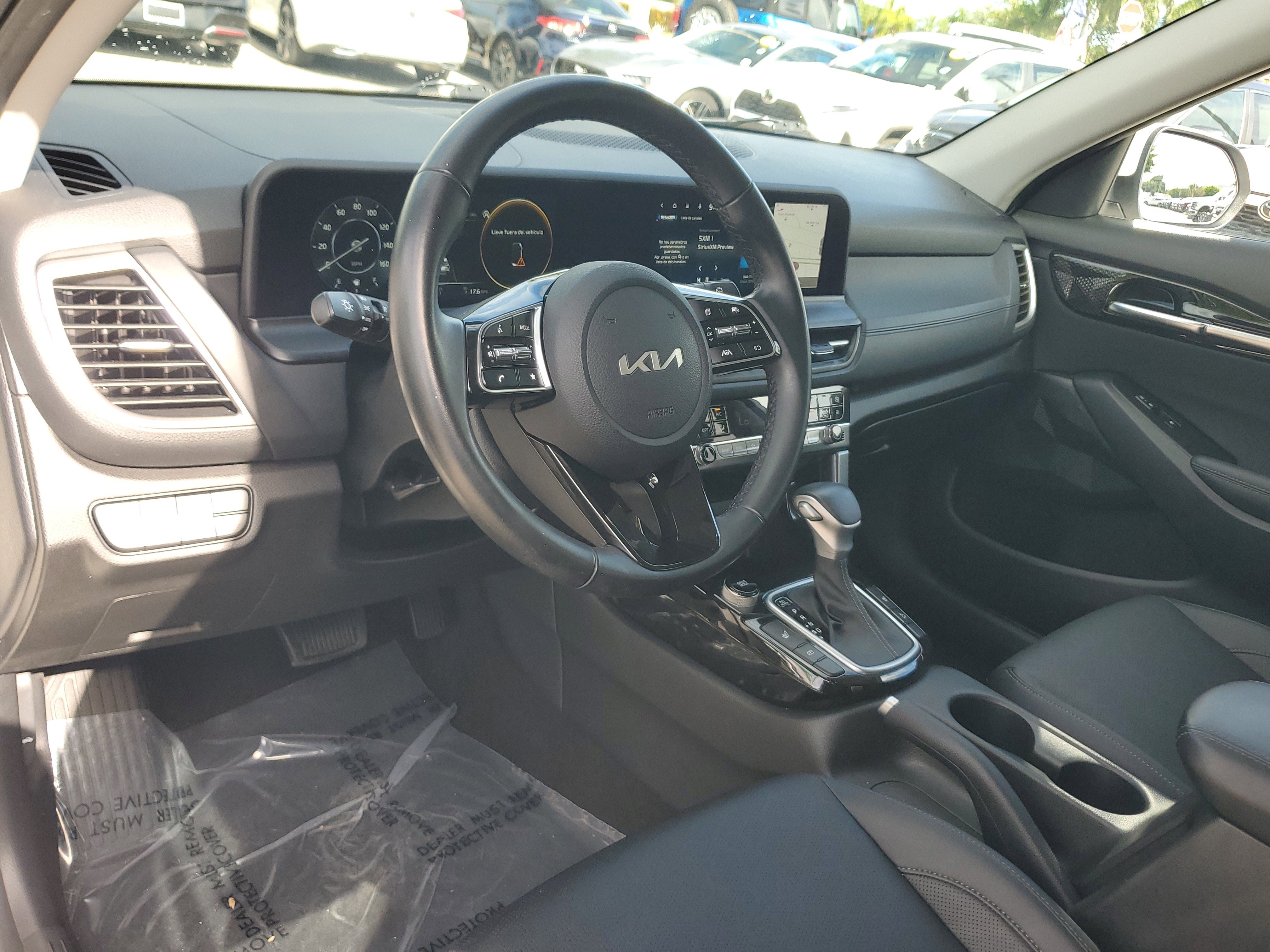 Used 2024 Kia Seltos EX image 9