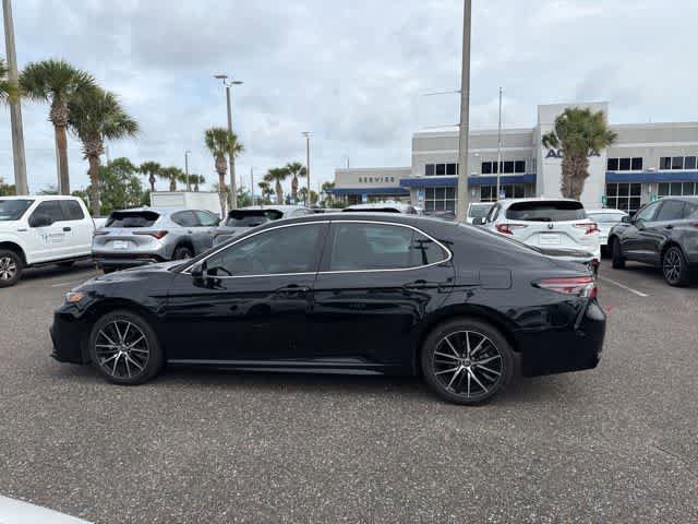 Used 2021 Toyota Camry SE FWD image 29
