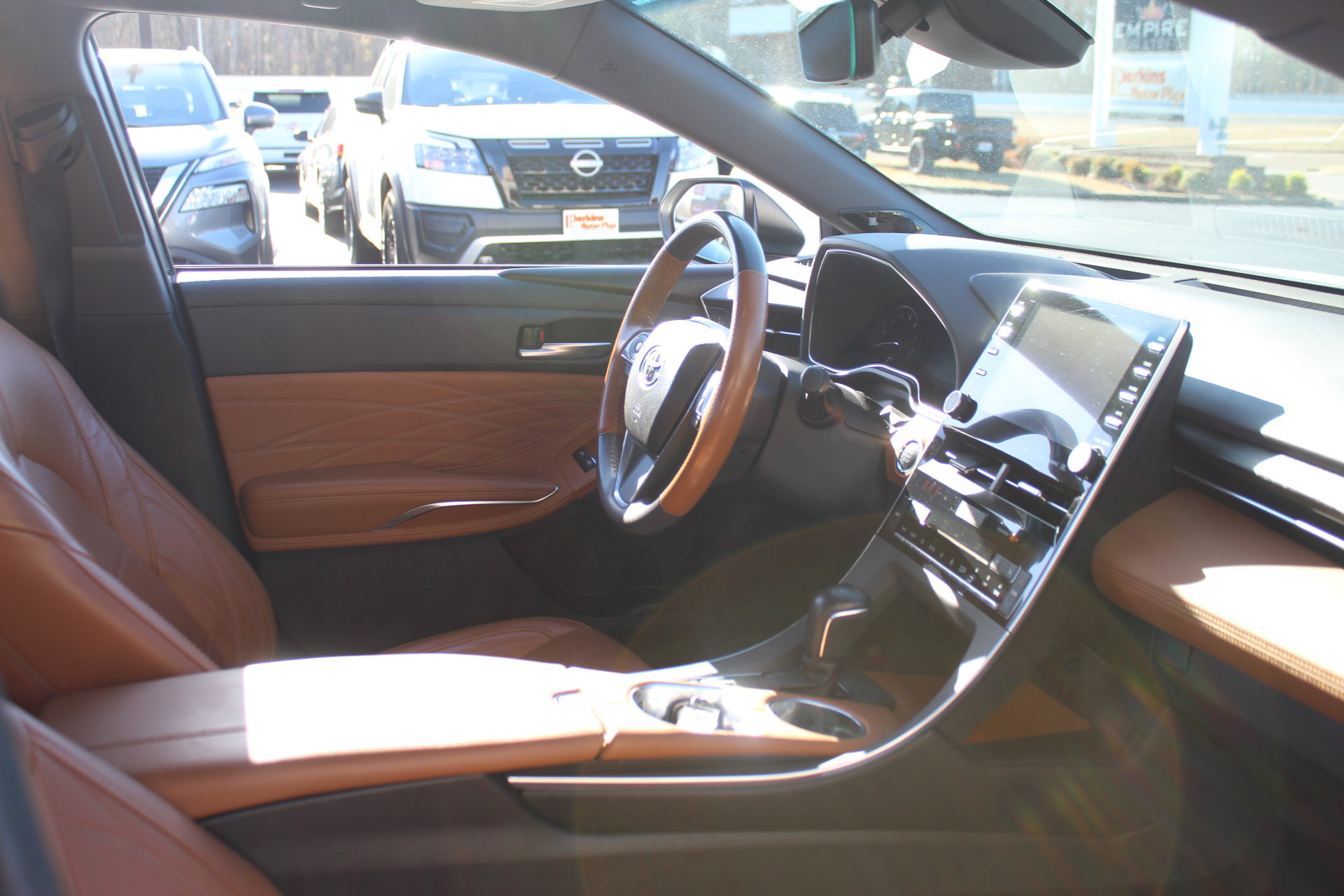 Used 2020 Toyota Avalon Limited image 34