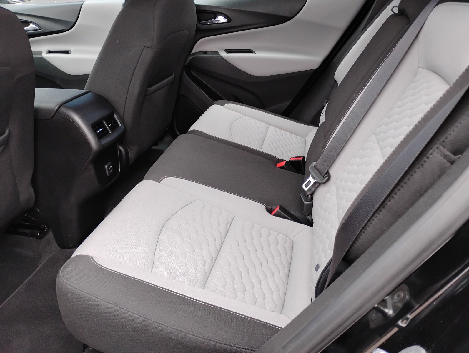 Used 2019 Chevrolet Equinox LS image 16