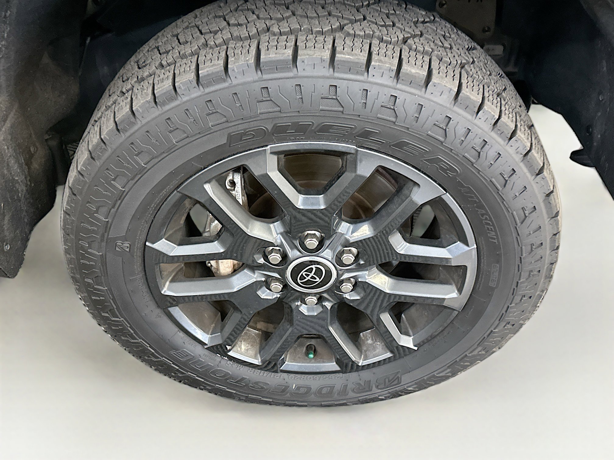 Used 2022 Toyota Tundra Platinum w/ Advanced Package AWD/4WD image 11