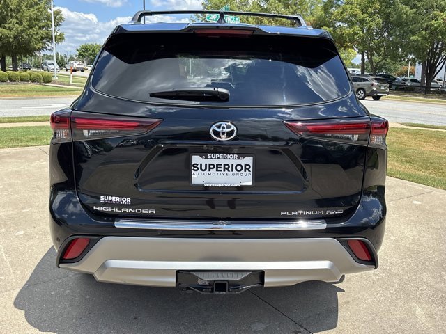 Used 2025 Toyota Highlander Platinum image 5