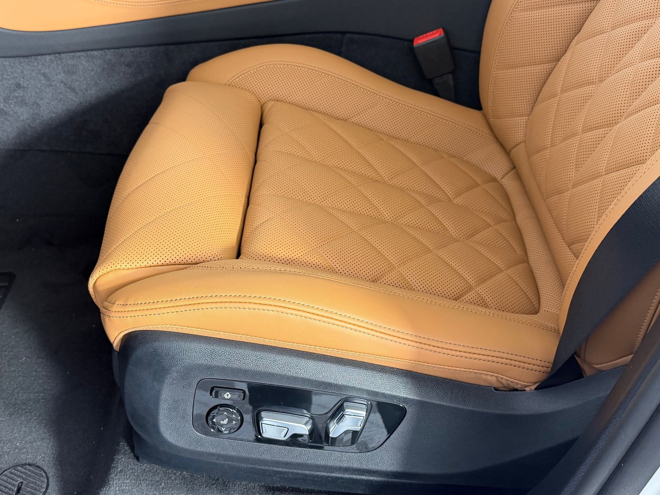 New 2026 BMW X5 sDrive40i image 13