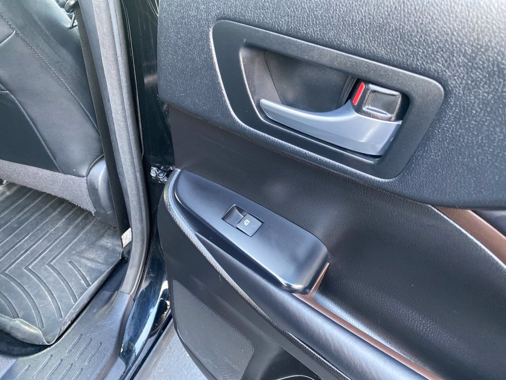 Used 2018 Toyota Highlander Limited w/ Protection Package #3 AWD/4WD image 39