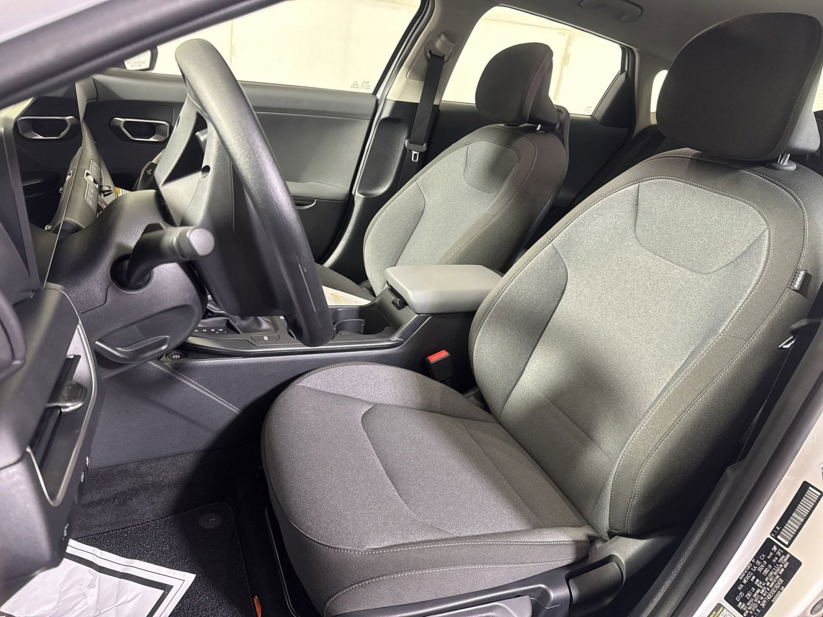 New 2025 Kia K4 LXS image 13