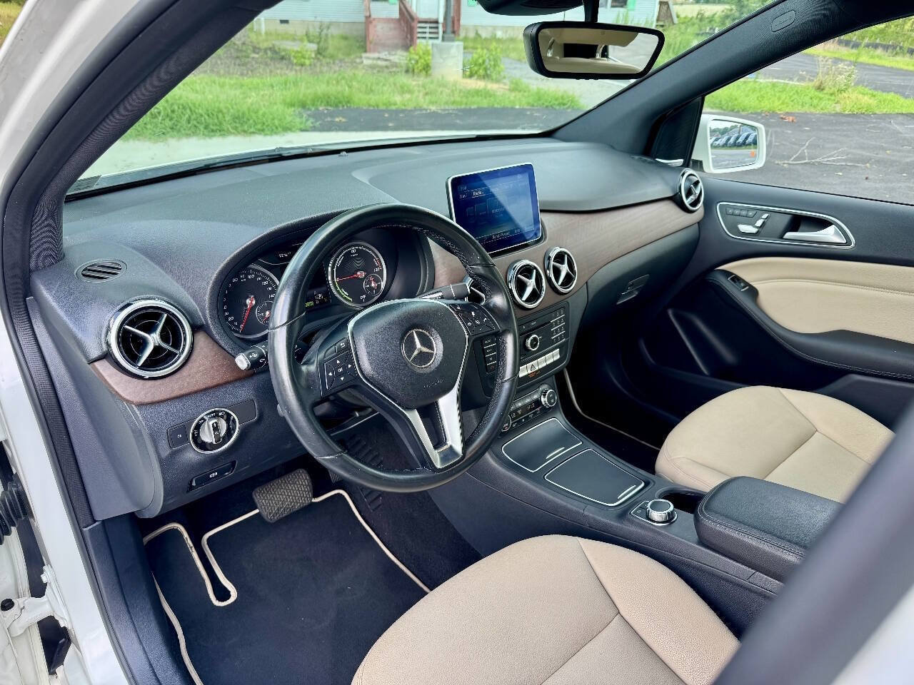 Used 2015 Mercedes-Benz B 250e image 11
